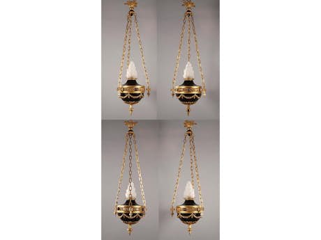 Vier Deckenlampen im Louis XVI-Stil